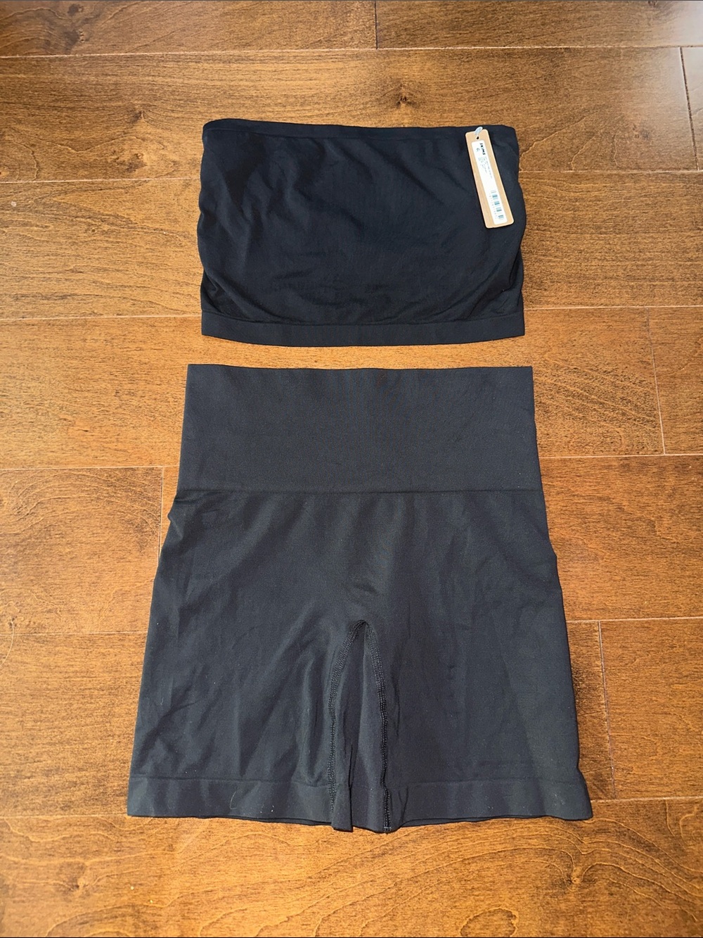 SKIMS SOFT SMOOTHING SEAMLESS TUBE TOP + SHORT ONYX SMALL